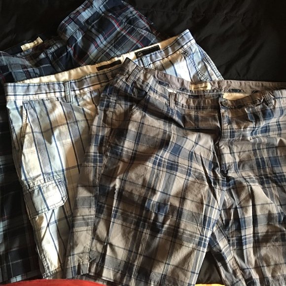 Men's Size 40 waist plaid Cargo Shorts - Picture 1 of 4